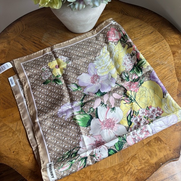 NWT Burberry Archive Beige Multicolor Floral Monogram Silk Square Scarf One Size - Picture 1 of 5